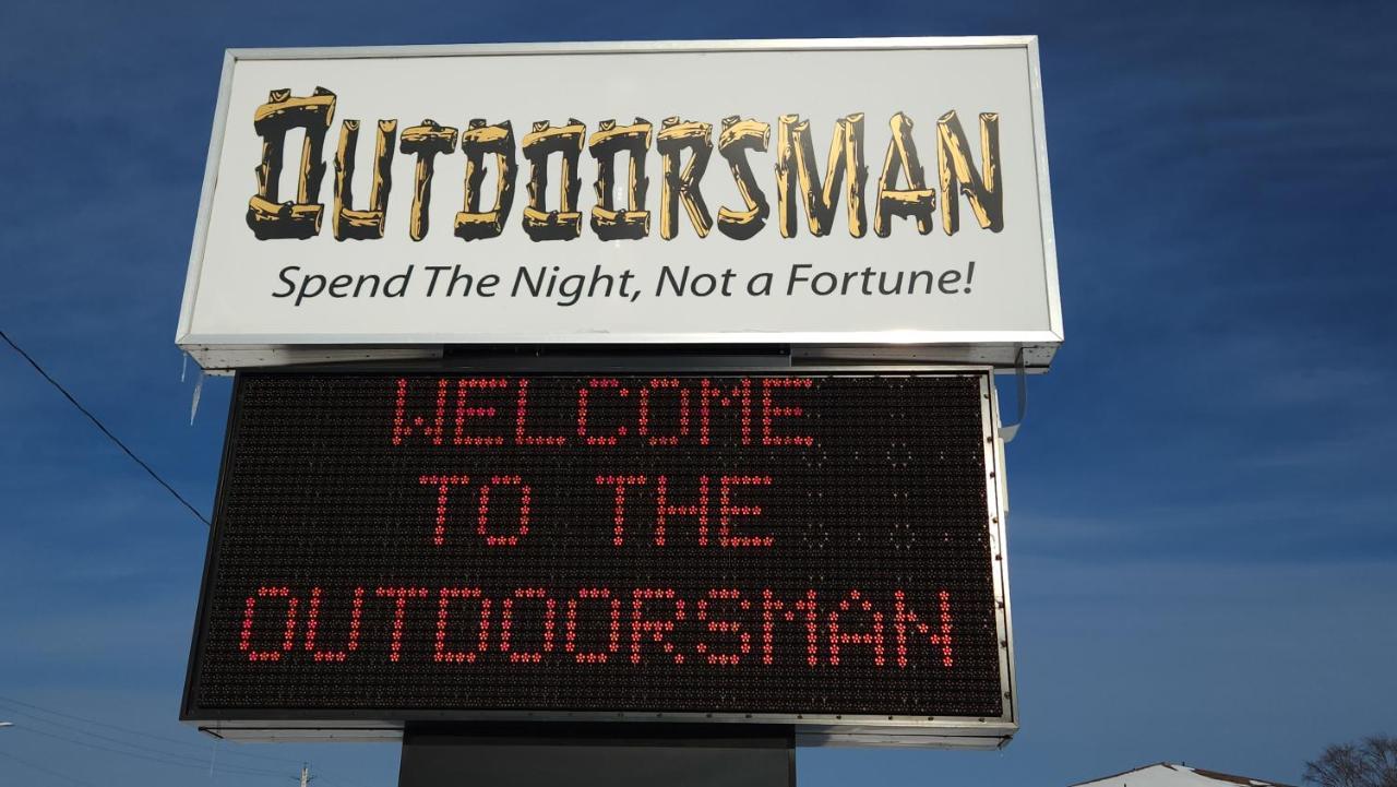 Outdoorsman Motel Wawa Eksteriør billede